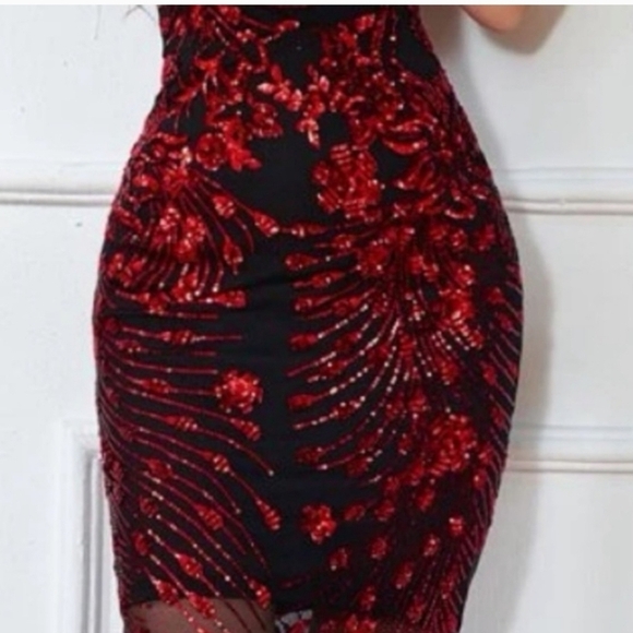 Multicolor Floral, V Neck, Slit Thigh, Contrast Mesh and Sequined Sample Gown - Picture 6 of 14